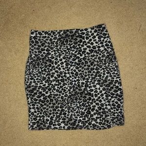 Gray leopard print mini skirt